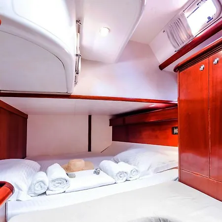보트호텔 Boat Aiolis *